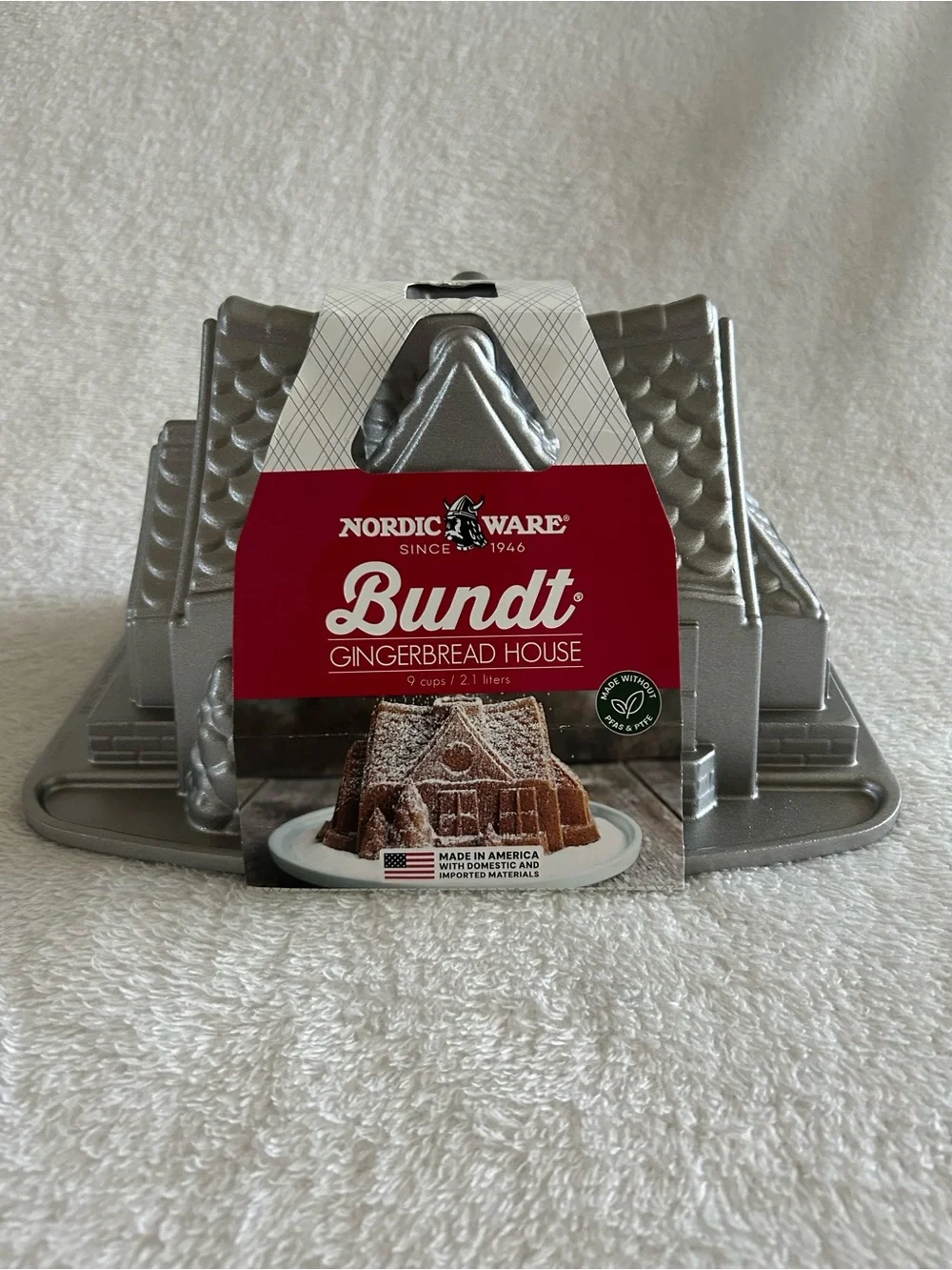 Nordic Ware Gingerbread House Bundt Pan Christmas Baking 9 cup 2.1 Liter New NIP